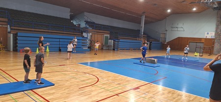 Zabavajmo se z badmintonom 2026 Še nekaj drugačnega – “Baseball badminton”